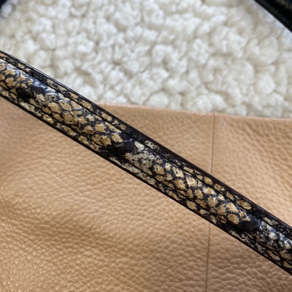 Authentic Coach 2 tone bag. - Picture 2 of 6